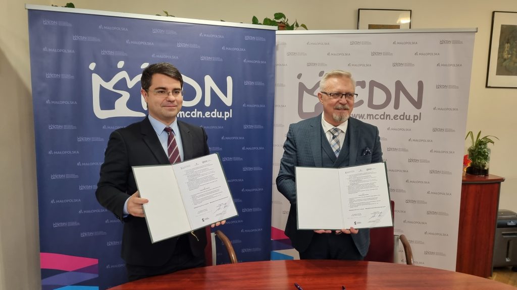 Na zdjęciu dr Łukasz Cieślik, dyrektora MCDN oraz Jan Gąsienica-Walczak, dyrektor WUP