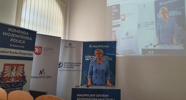 Otwierająca konferencję Małgorzata Dutka-Mucha wicedyrektor ds. ośrodka w Krakowie