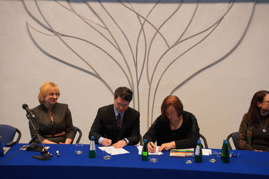 Uroczyste podpisanie porozumienia w sprawie współpracy MCDN Oraz Uniwersytetu Ignatianum w Krakowie