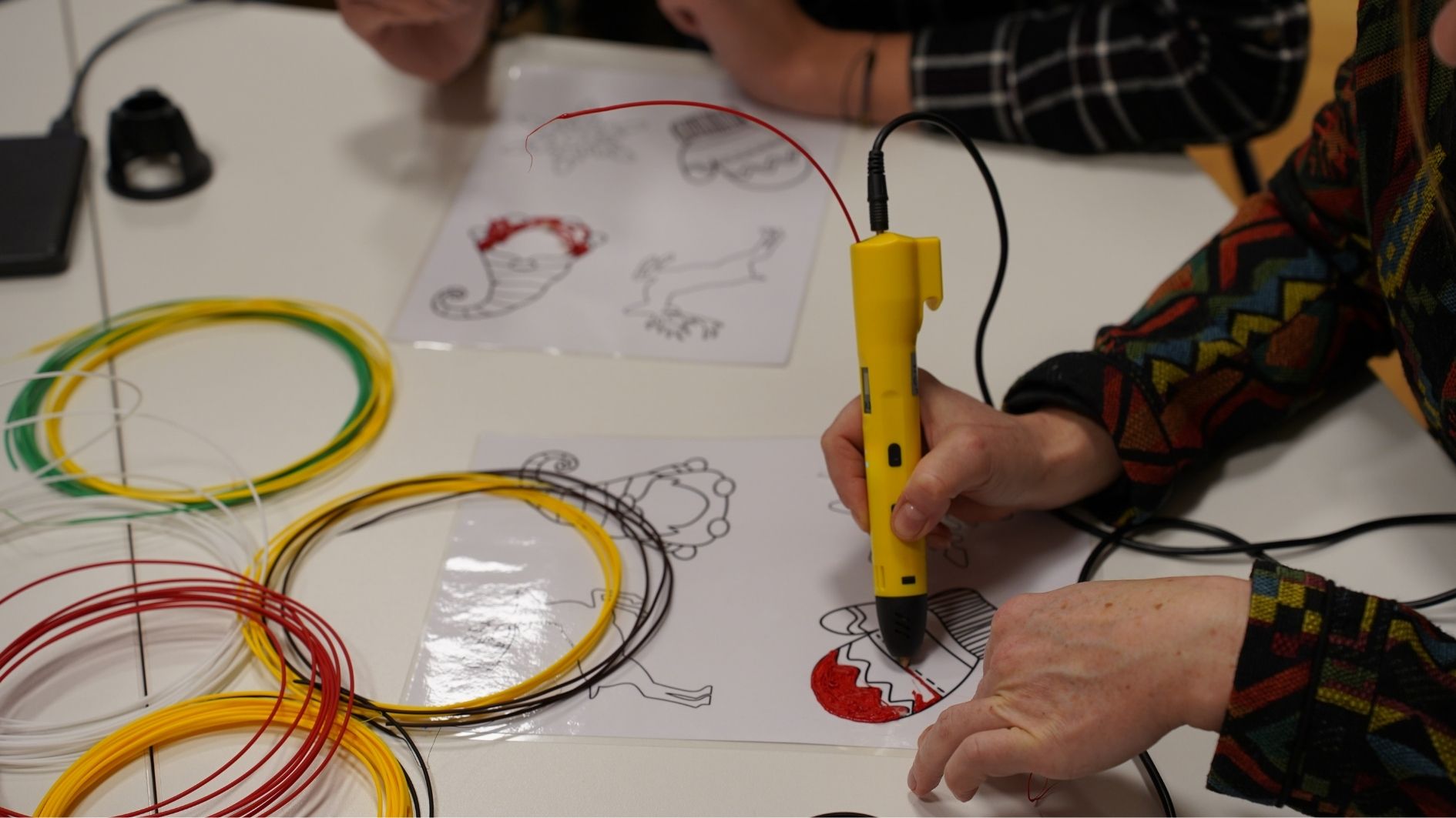 „Razem odkrywamy świat. Jak edukacja STEAM rozwija relacje i myślenie analityczne” – publikacja pokonferencyjna